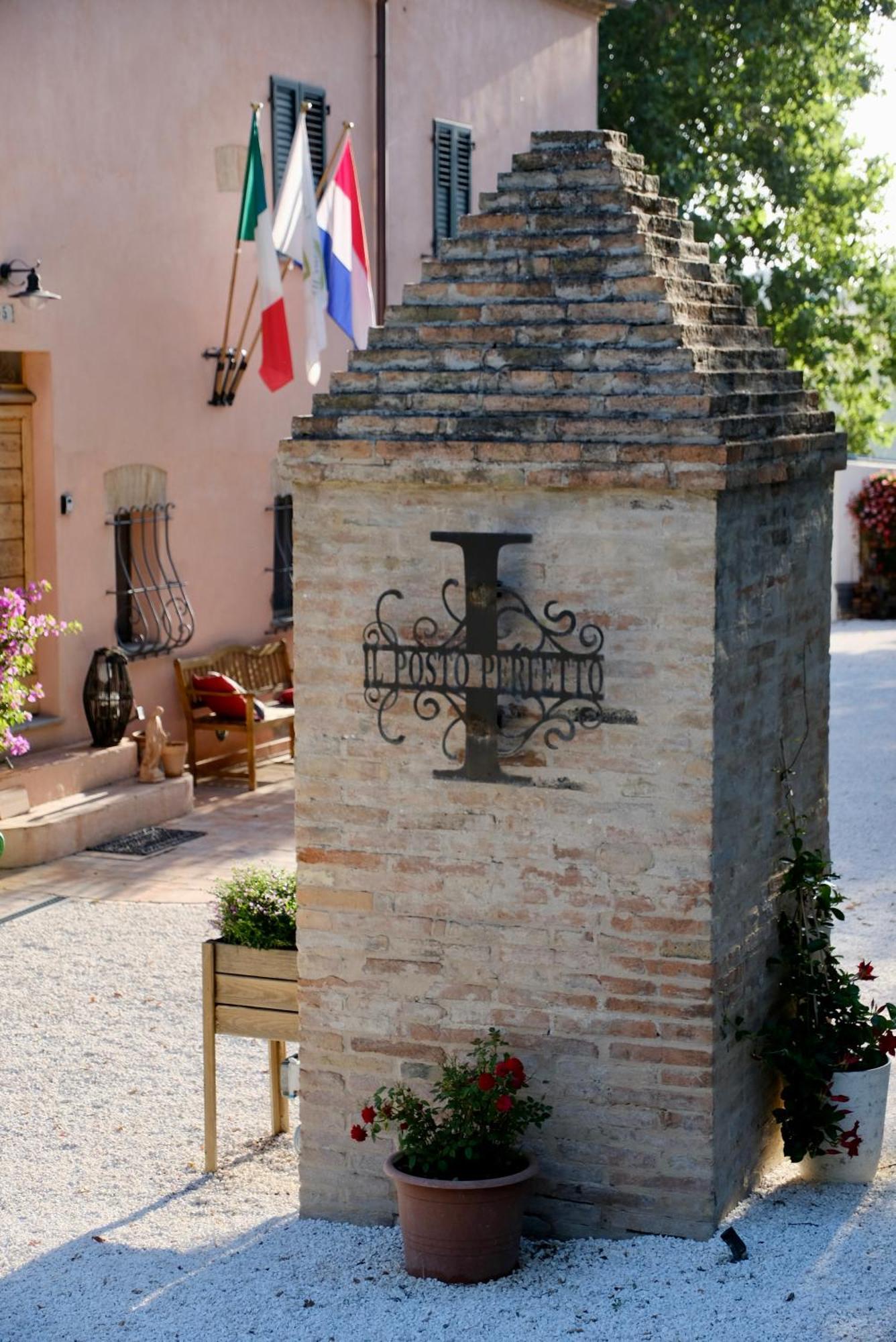 Bed and Breakfast Il Posto Perfetto Santa Maria Nuova  Exterior foto